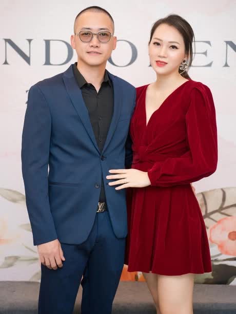 Siêu mẫu tuổi Mùi là con dâu đại gia đa ngành, 30 tuổi "học lỏm" bố mẹ chồng khởi nghiệp, cung ứng 10.000 tấn sản phẩm nông sản mỗi năm- Ảnh 1. Siêu mẫu tuổi Mùi là con dâu đại gia đa ngành, 30 tuổi "học lỏm" bố mẹ chồng khởi nghiệp, cung ứng 10.000 tấn sản phẩm nông sản mỗi năm- Ảnh 1.