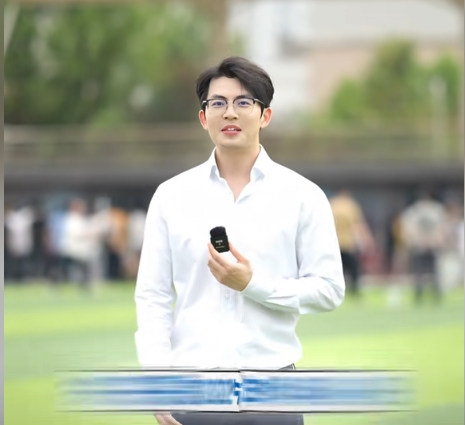 Giảng viên Học viện Kinh tế đối ngoại đẹp tựa nam thần, hát hay như ca sĩ, xem 100 lần vẫn chưa thấy đủ- Ảnh 7. Giảng viên Học viện Kinh tế đối ngoại đẹp tựa nam thần, hát hay như ca sĩ, xem 100 lần vẫn chưa thấy đủ- Ảnh 7.