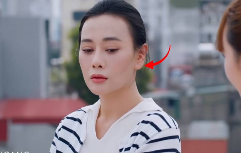 Cái tai của Phương Oanh- Ảnh 2. Cái tai của Phương Oanh- Ảnh 2.