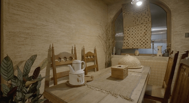 Vợ chồng nghệ sĩ 9x tự thiết kế mái ấm như hang động, thô mộc, nguyên sơ: Nhà là nơi để được bao bọc và bình yên- Ảnh 2. Vợ chồng nghệ sĩ 9x tự thiết kế mái ấm như hang động, thô mộc, nguyên sơ: Nhà là nơi để được bao bọc và bình yên- Ảnh 2.