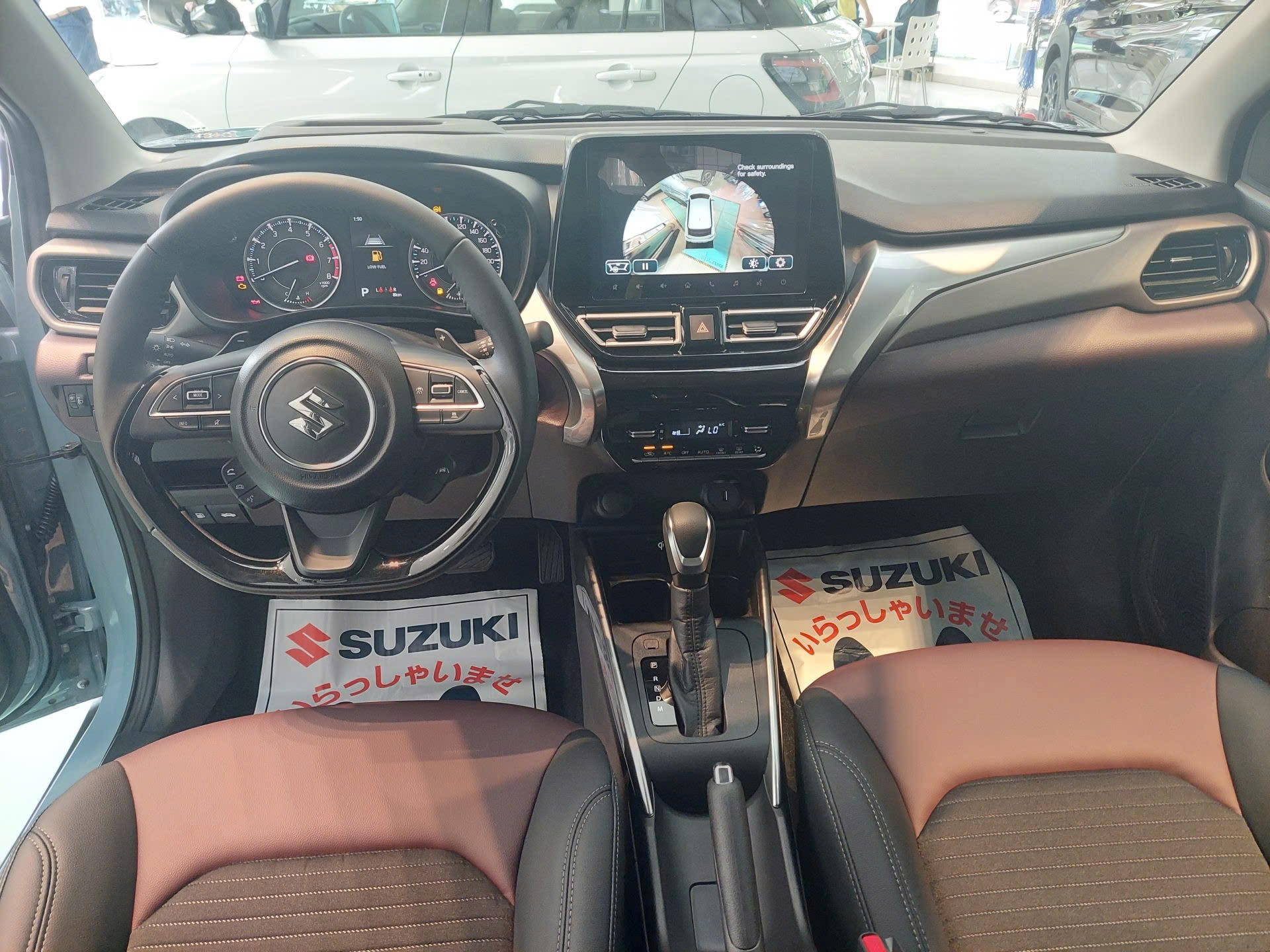 Suzuki Fronx mới ra mắt đã giảm tới 45 triệu đồng tại đại lý: Giá thực tế từ 505 triệu, ‘phả hơi nóng’ lên Raize, Sonet- Ảnh 3. Suzuki Fronx mới ra mắt đã giảm tới 45 triệu đồng tại đại lý: Giá thực tế từ 505 triệu, ‘phả hơi nóng’ lên Raize, Sonet- Ảnh 3.