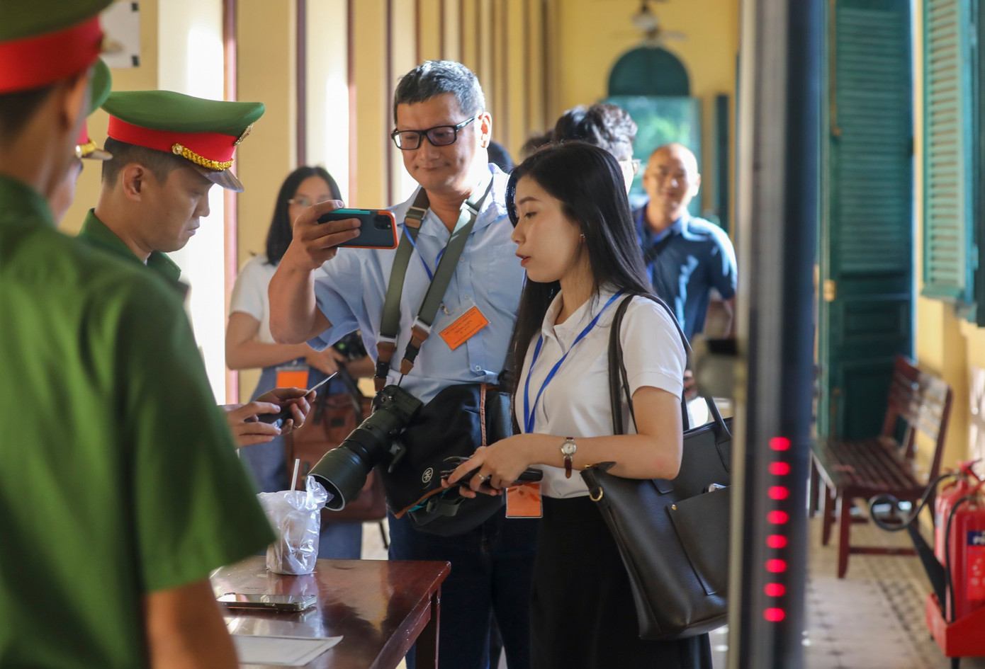 Hình ảnh Quang Linh Vlog, Hằng Du mục trong phòng xét xử- Ảnh 11.