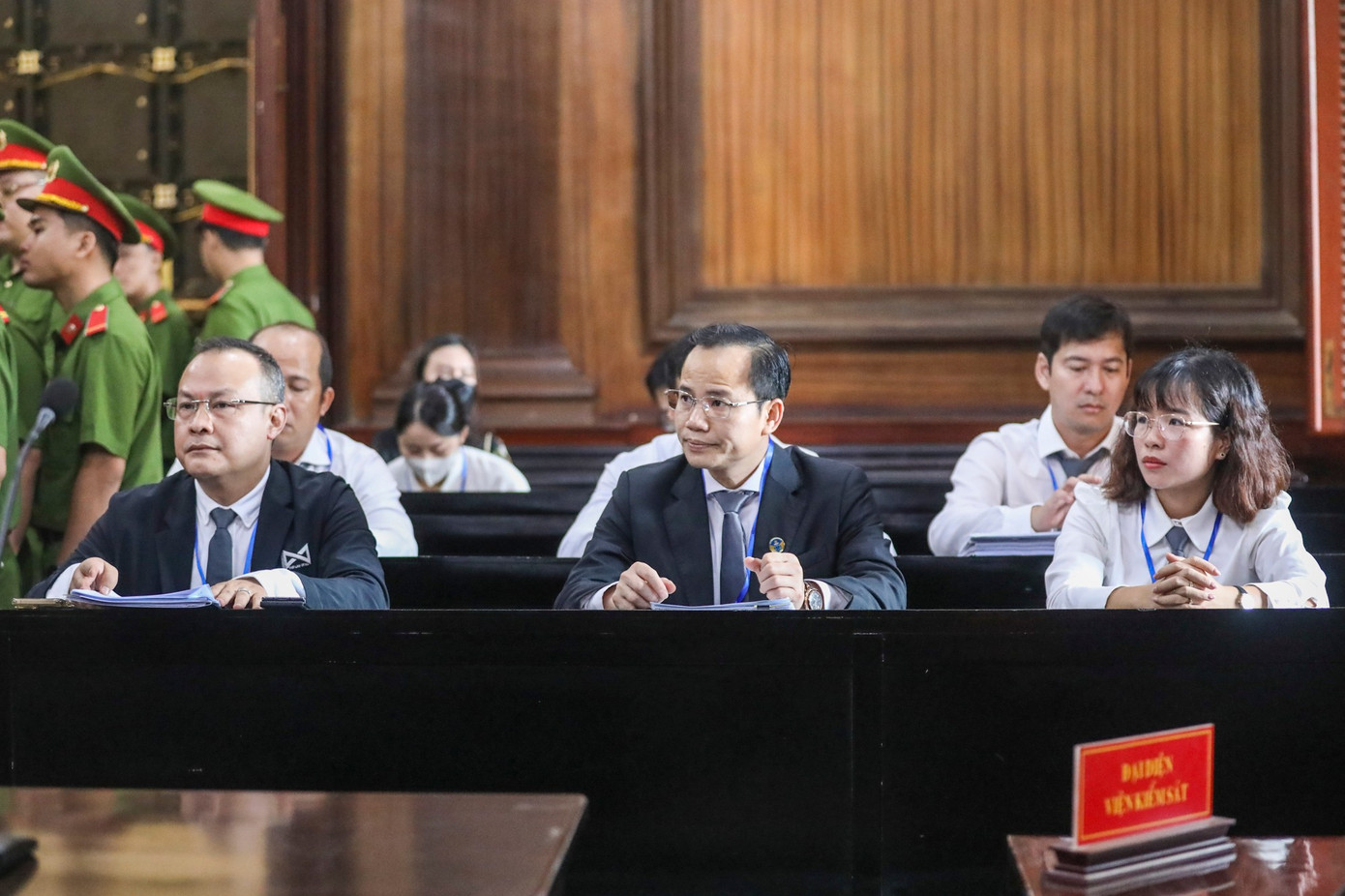 Hình ảnh Quang Linh Vlog, Hằng Du mục trong phòng xét xử- Ảnh 10.