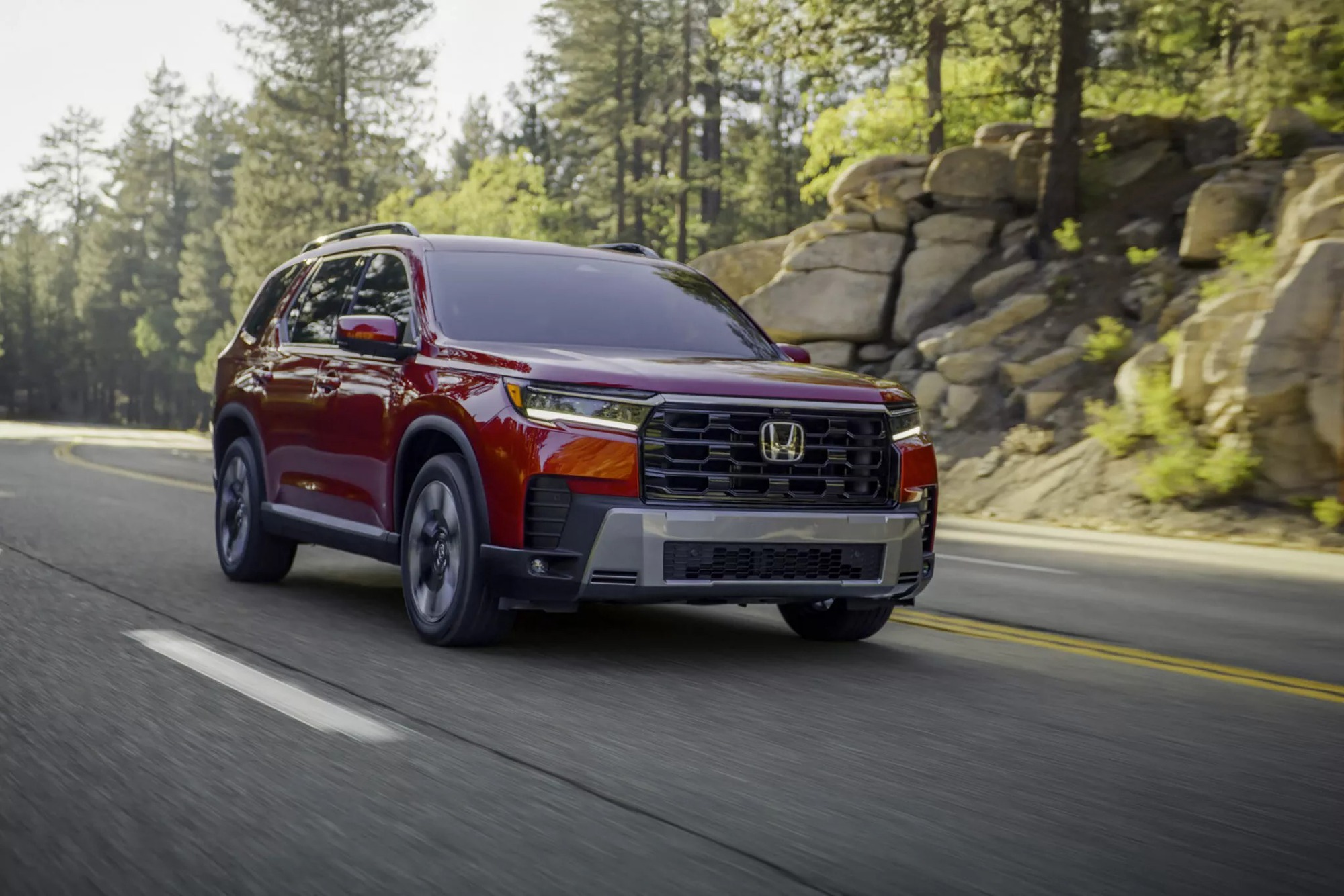 Honda Pilot – 'đàn anh' của CR-V có bản nâng cấp: Cứng cáp, cảm giác lái tốt hơn nhưng thiếu 1 điểm ăn khách- Ảnh 3.