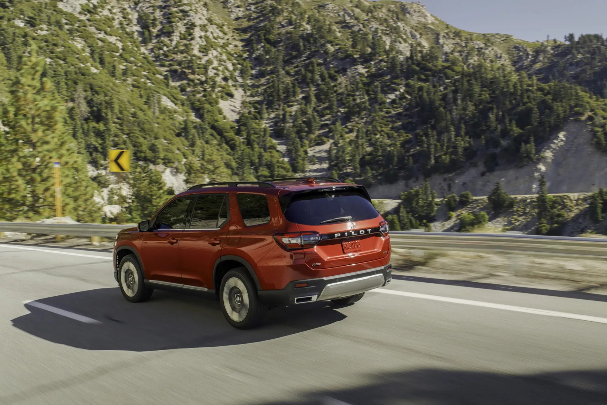 Honda Pilot – 'đàn anh' của CR-V có bản nâng cấp: Cứng cáp, cảm giác lái tốt hơn nhưng thiếu 1 điểm ăn khách- Ảnh 2.