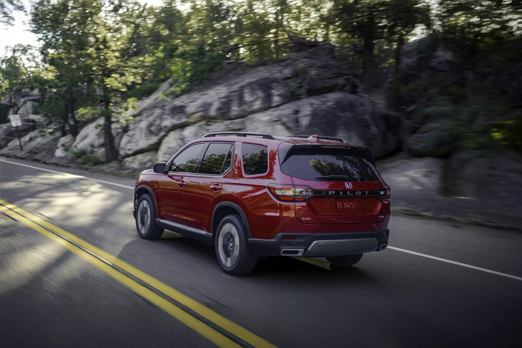 Honda Pilot – 'đàn anh' của CR-V có bản nâng cấp: Cứng cáp, cảm giác lái tốt hơn nhưng thiếu 1 điểm ăn khách- Ảnh 5.