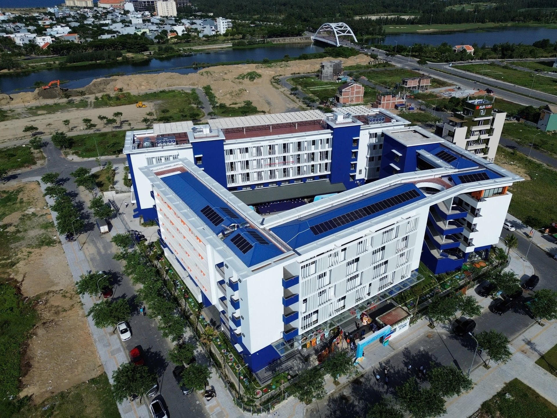 Ngôi trường "độc nhất" trên thế giới, cát-xê 0 đồng cho Đen Vâu, H'Hen Niê và lời hứa danh dự của một tập đoàn- Ảnh 5.