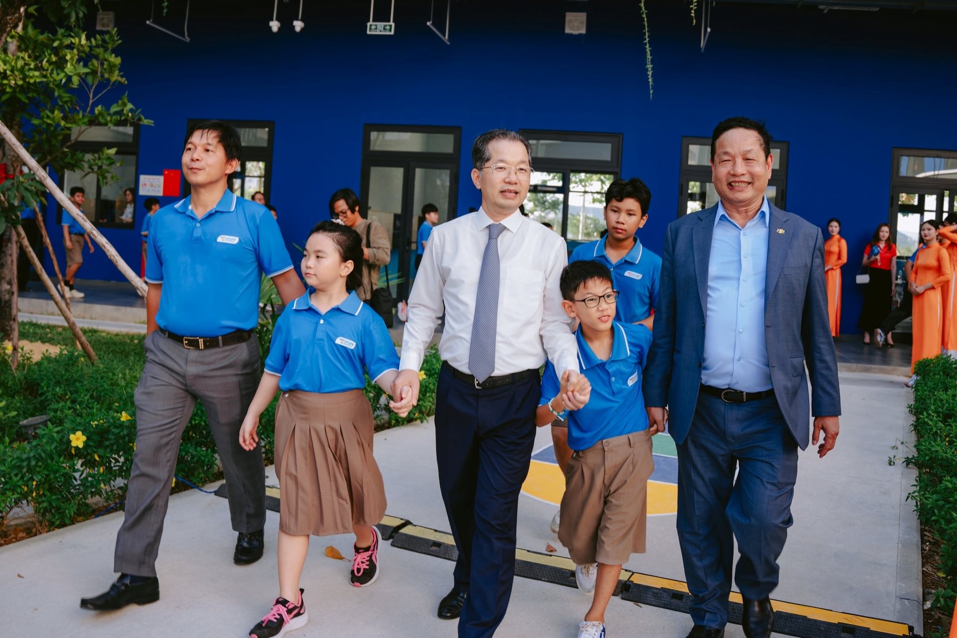 Ngôi trường "độc nhất" trên thế giới, cát-xê 0 đồng cho Đen Vâu, H'Hen Niê và lời hứa danh dự của một tập đoàn- Ảnh 4.