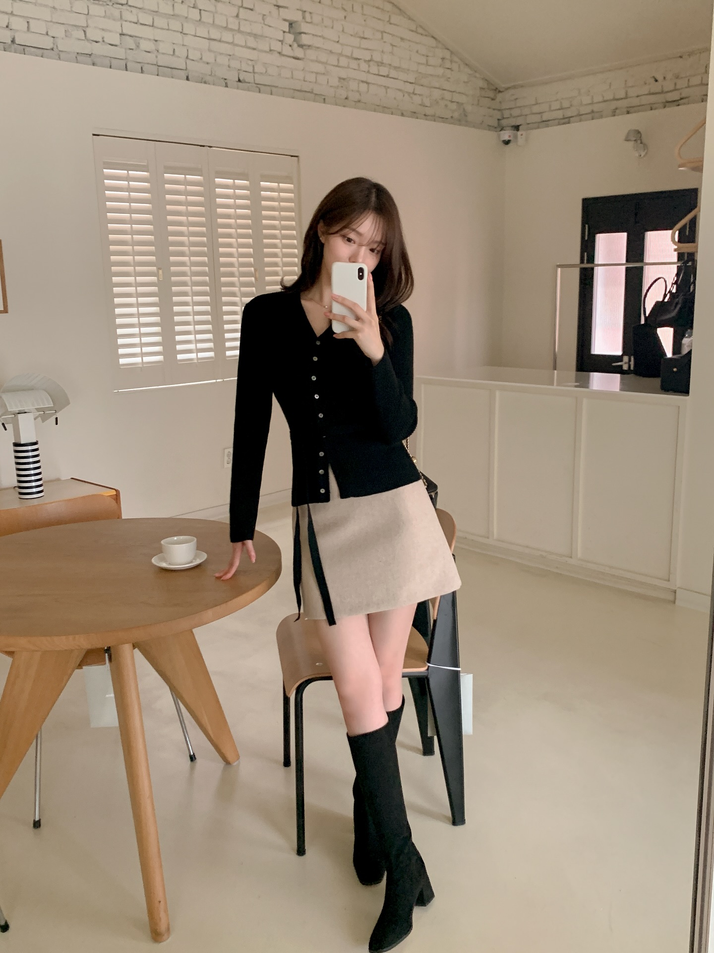 Boots phối cùng 4 kiểu trang phục này là chuẩn, giúp sang chảnh hóa cả set đồ- Ảnh 5. Boots phối cùng 4 kiểu trang phục này là chuẩn, giúp sang chảnh hóa cả set đồ- Ảnh 5.