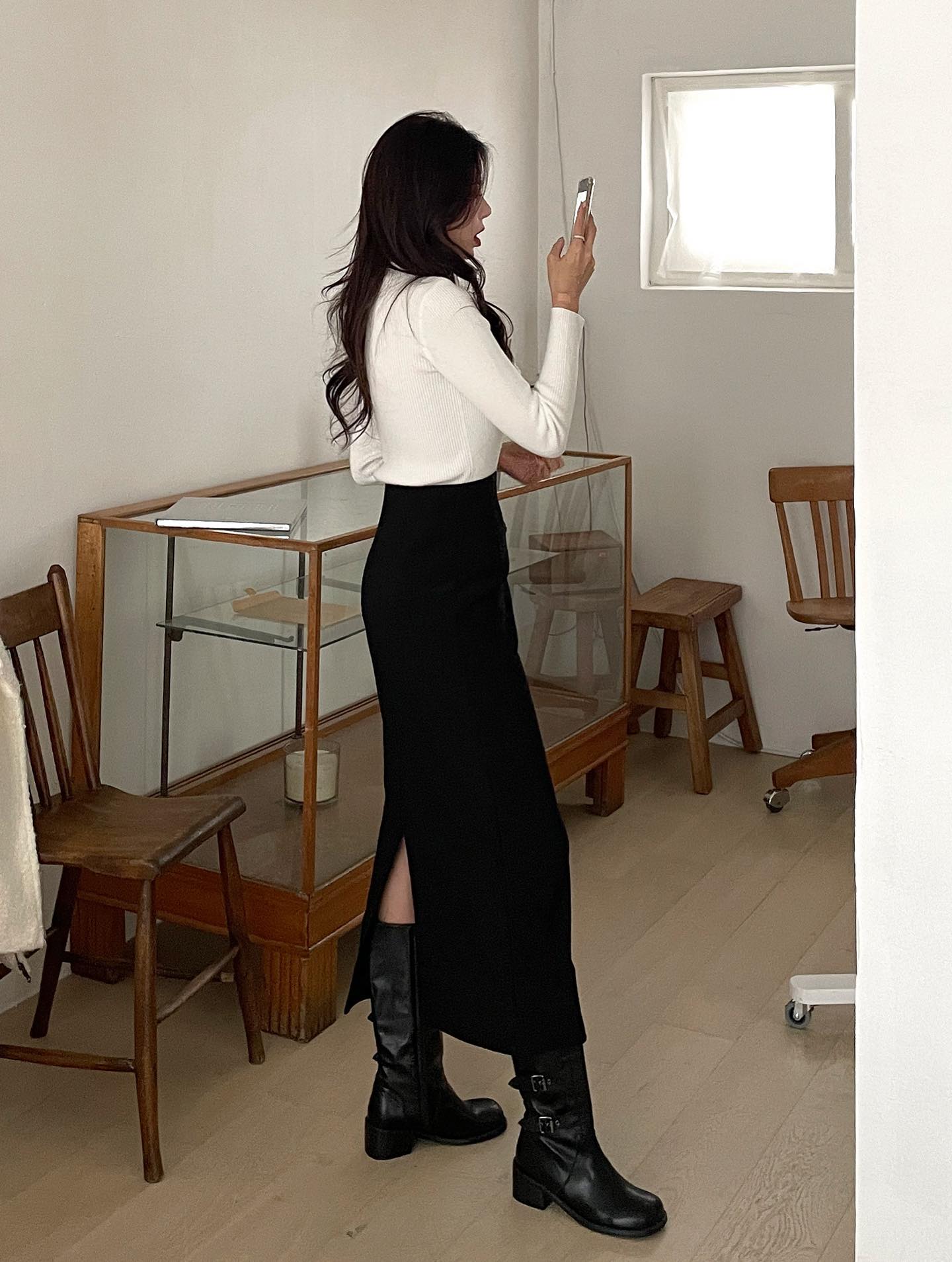 Boots phối cùng 4 kiểu trang phục này là chuẩn, giúp sang chảnh hóa cả set đồ- Ảnh 3. Boots phối cùng 4 kiểu trang phục này là chuẩn, giúp sang chảnh hóa cả set đồ- Ảnh 3.