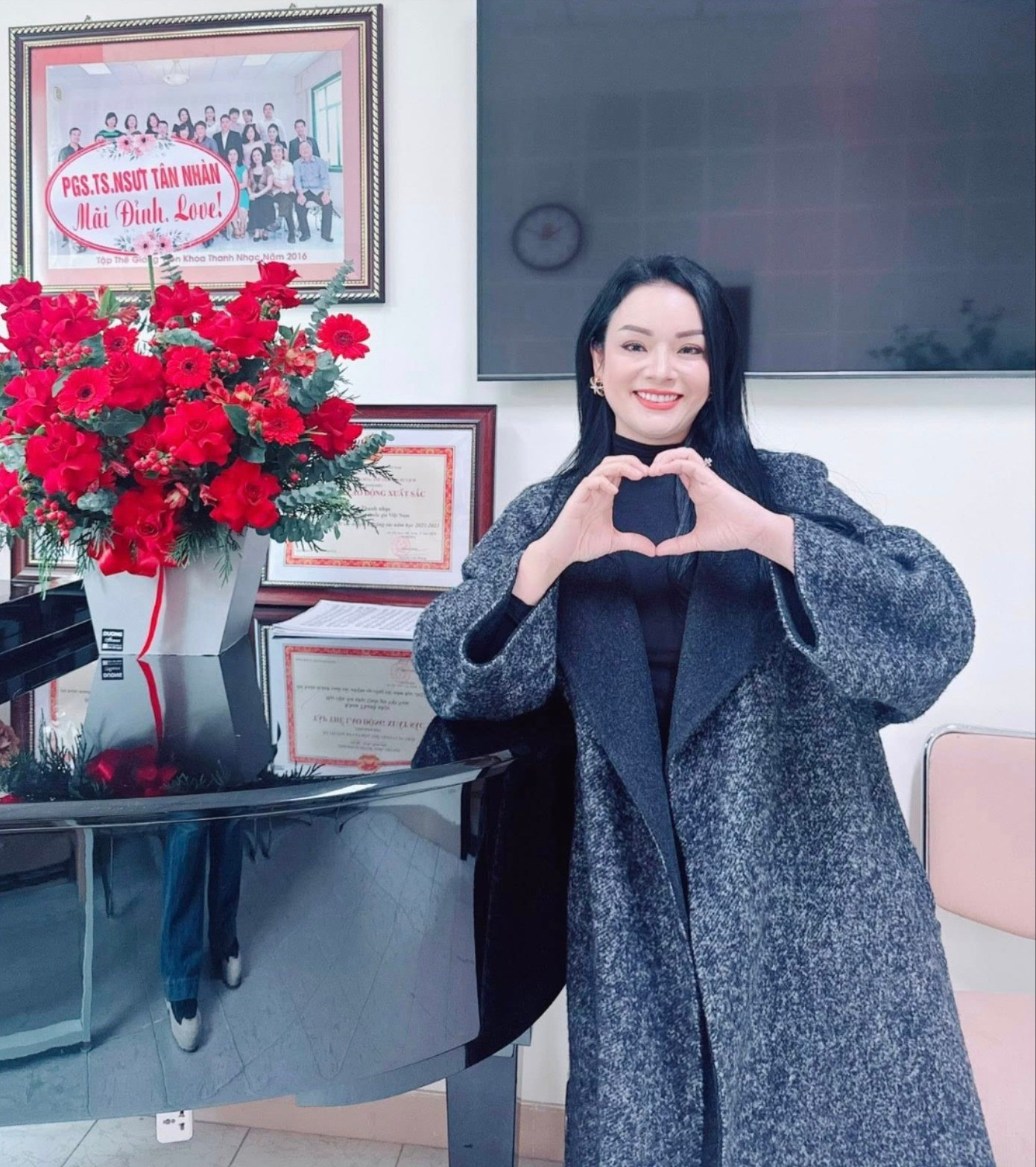 NSƯT Tân Nhàn được công nhận chức danh Phó giáo sư- Ảnh 1. NSƯT Tân Nhàn được công nhận chức danh Phó giáo sư- Ảnh 1.