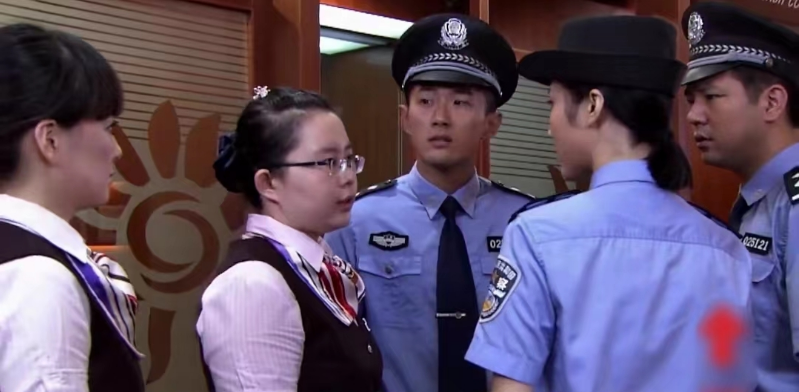 Cả làng mang 103 tỷ đồng tiền đền bù đất đi gửi tiết kiệm, chưa đầy 1 ngày tiền đã bị chuyển đi, ngân hàng khẳng định: "Lỗi không phải của chúng tôi"- Ảnh 1.