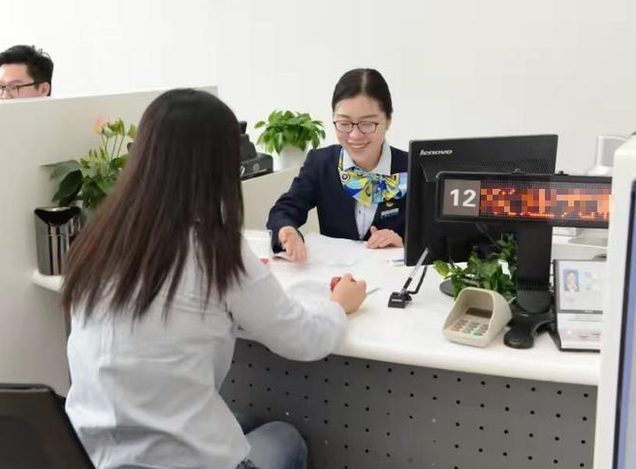 Người đàn ông chuyển 93 triệu đồng nhưng đối tác lại nhận được gấp 10 lần, ngân hàng kiện vì "cấu kết lừa đảo":Tòa tuyên khách không cần trả lại tiền- Ảnh 2.