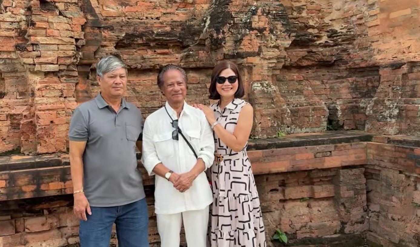 Chế Linh gây chú ý khi xuất hiện ở Nha Trang- Ảnh 3.