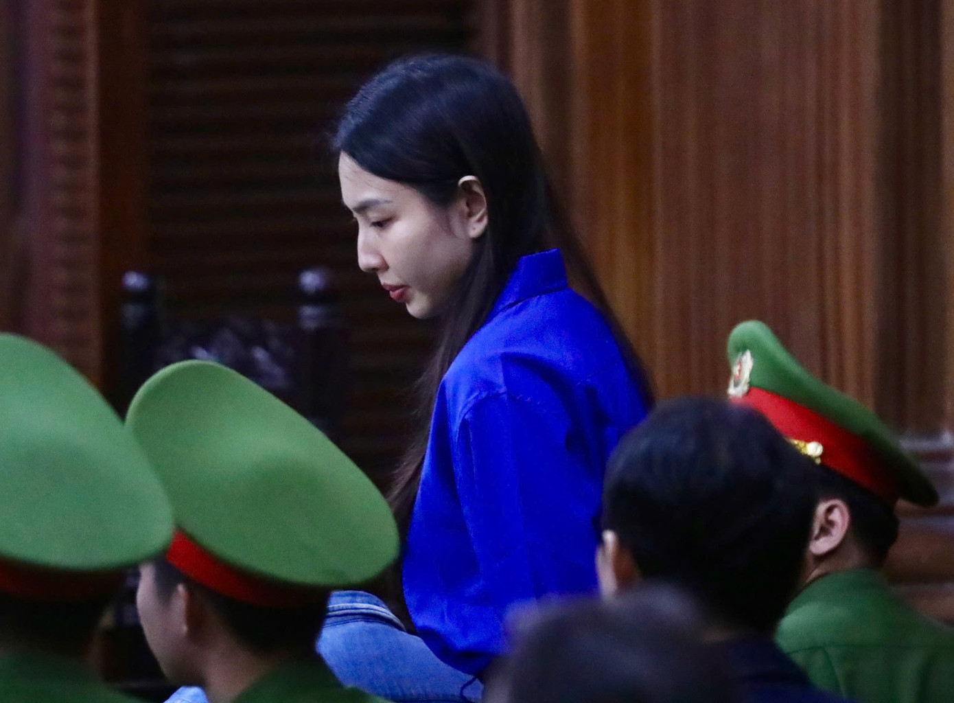 Hoa hậu Thùy Tiên bị tuyên phạt 2 năm tù- Ảnh 3.