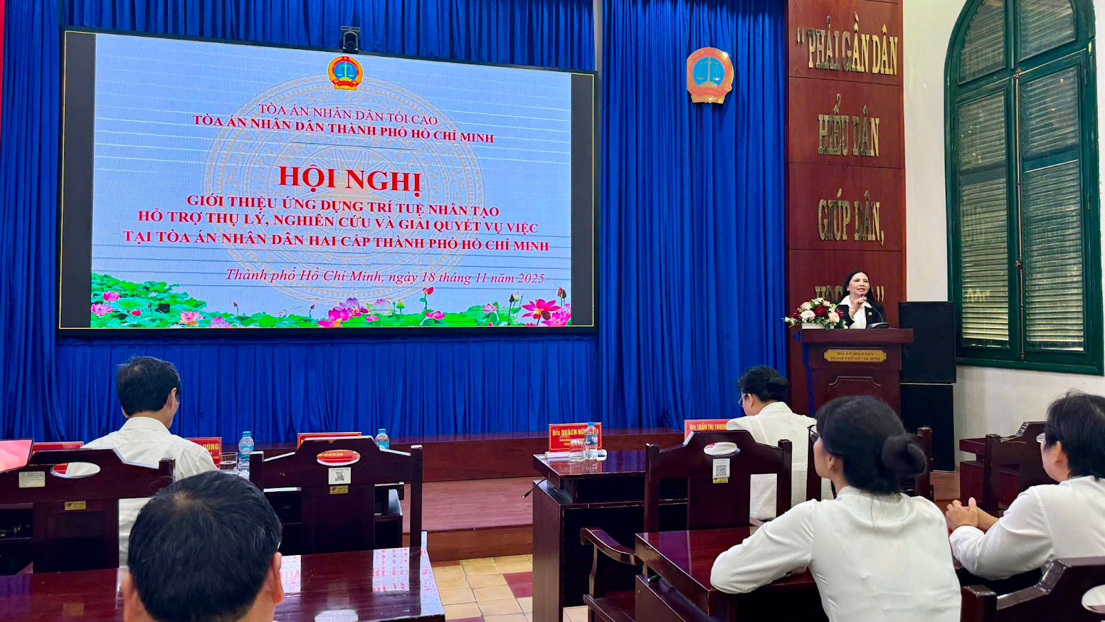 Áp lực thụ lý hơn 100.000 vụ án trong 6 tháng 2025, TAND TPHCM dùng AI để rút ngắn thời gian xử lý hồ sơ- Ảnh 2.