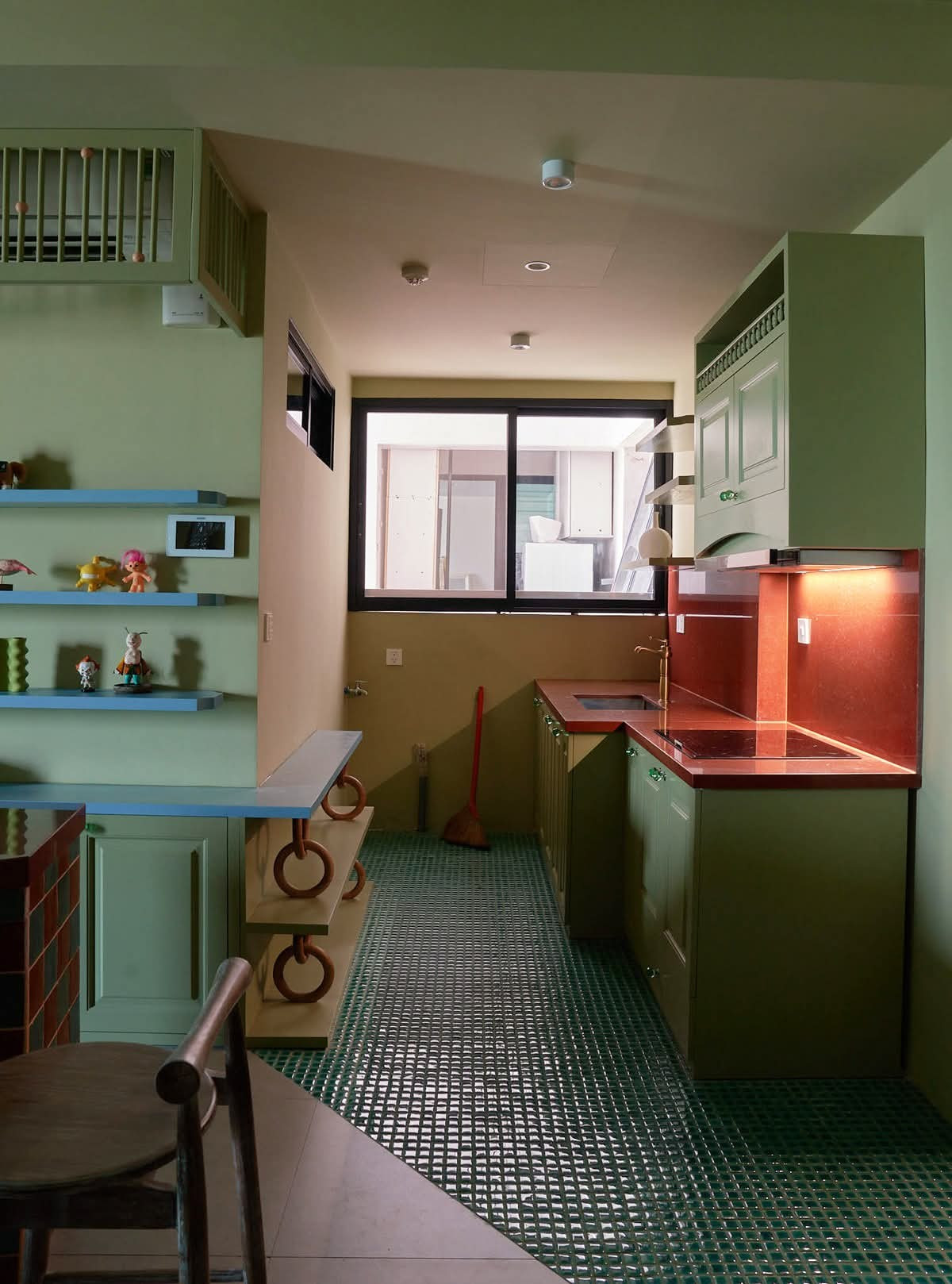 Căn hộ 53m2 rực rỡ màu sắc như thế giới hoạt hình- Ảnh 4.