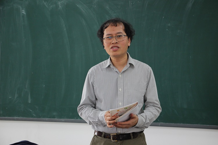 Bức ảnh đen trắng tưởng bình thường nhưng hé lộ cậu bé 15 tuổi từng khiến cả Việt Nam ngỡ ngàng, U60 giới học thuật vẫn nể khi nhắc tên- Ảnh 3.