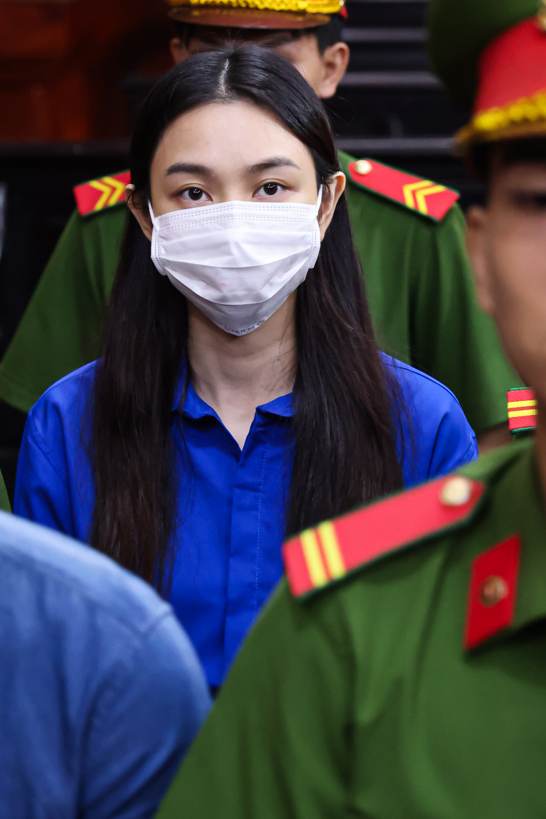 Thùy Tiên không nhận là Hoa hậu, trả lời HĐXX: Nghề nghiệp người mẫu, trình độ học vấn 12/12- Ảnh 2.