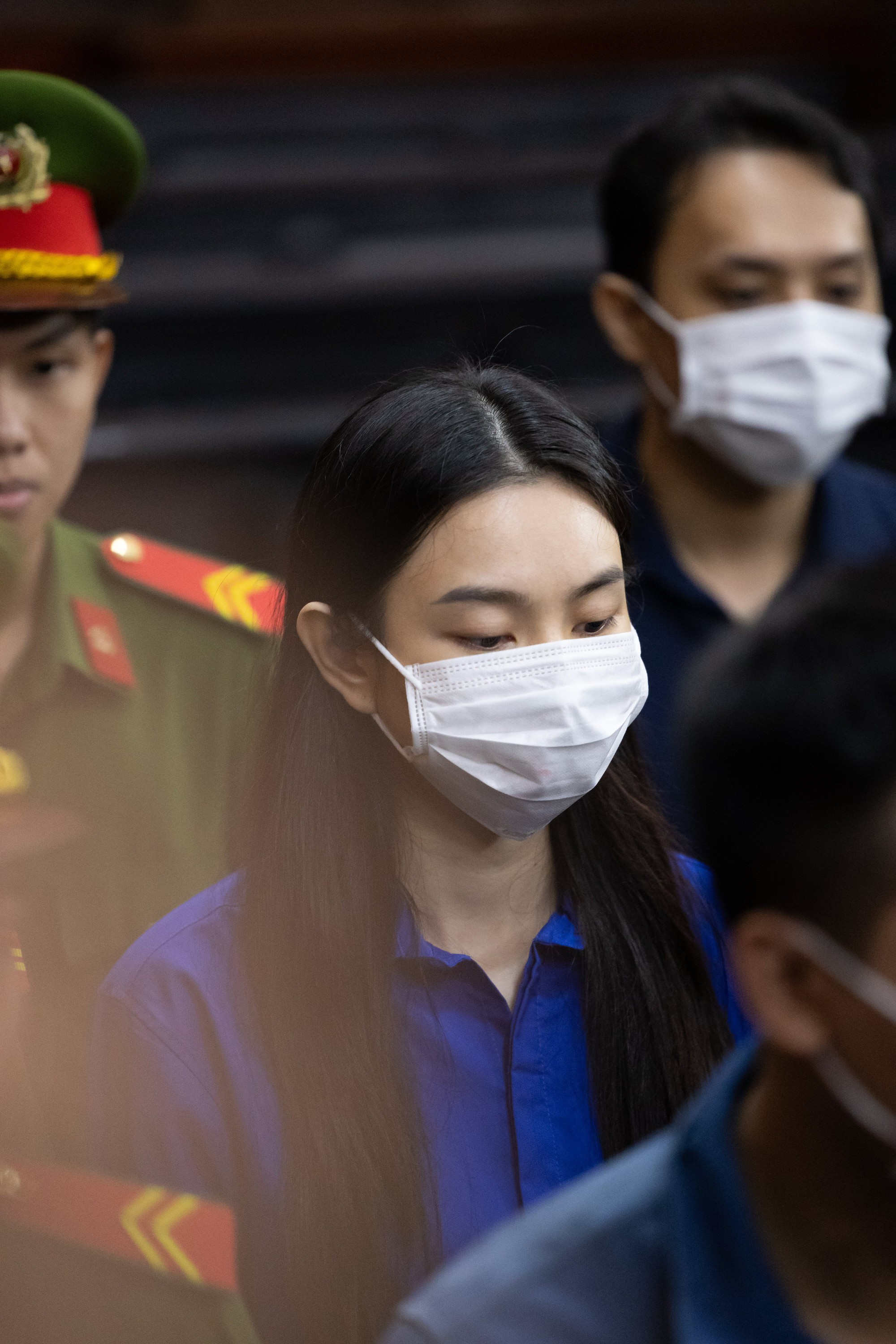 Thái độ của Thuỳ Tiên trong phiên toà xét xử vụ án Kẹo Kera, một ánh mắt nói lên tất cả- Ảnh 7.