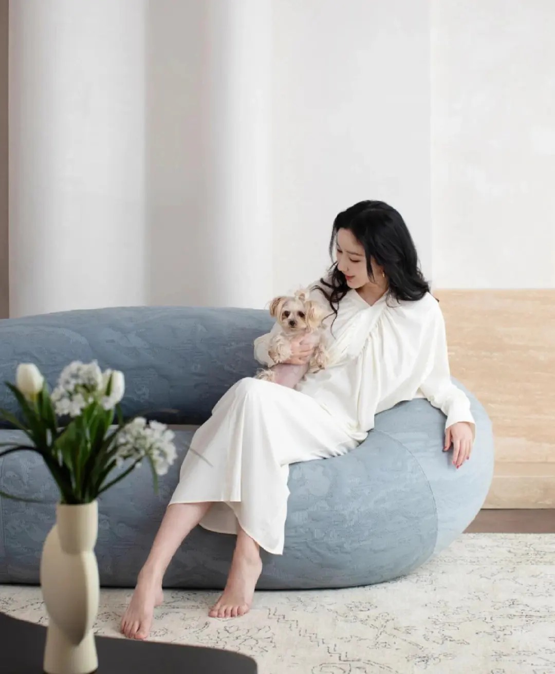 Chịu chơi nhất showbiz: Sofa "vô cực", đảo bếp đá quý chỉ là chuyện nhỏ, chi tiết đắt giá này trong biệt thự 6 tầng 666m2 của Lâu Nghệ Tiêu mới khiến người xem lụi tim!- Ảnh 4.