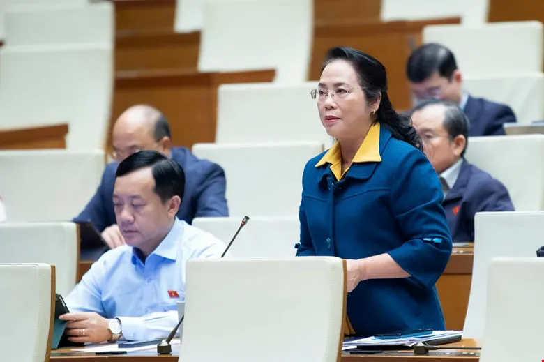 “Không Thể Nói Tiết Kiệm Mà Xếp Hàng Từ 3 Giờ Sáng Để Mua Vàng”- Ảnh 1.