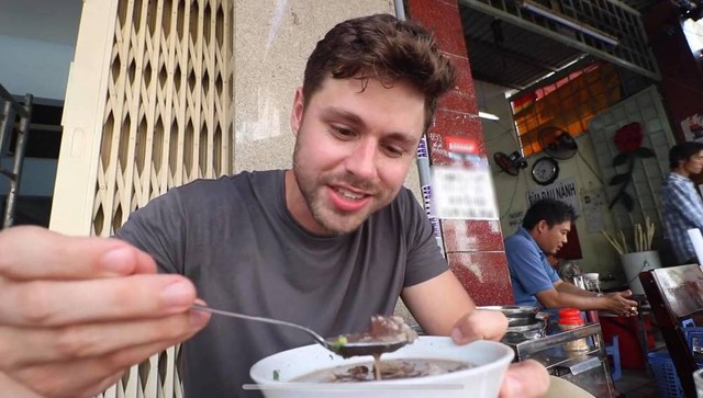 Khách Tây thốt lên sau khi ăn món bình dân, quen thuộc của nhiều người Việt: Khách Tây thốt lên sau khi ăn món bình dân, quen thuộc của nhiều người Việt: