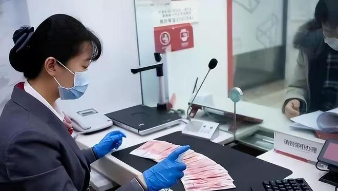 Người đàn ông chuyển 93 triệu đồng nhưng đối tác lại nhận được gấp 10 lần, ngân hàng kiện vì "cấu kết lừa đảo":Tòa tuyên khách không cần trả lại tiền- Ảnh 1.