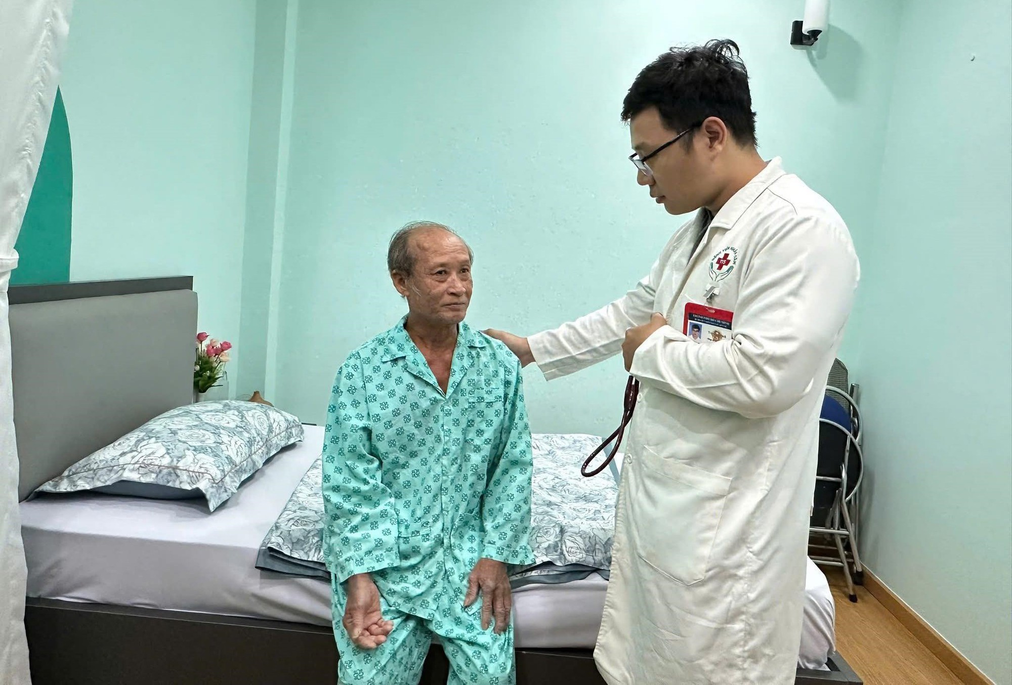 Nghỉ dưỡng sức sau ốm đau, người lao động được hưởng hơn 700.000 đồng/ngày- Ảnh 1. Nghỉ dưỡng sức sau ốm đau, người lao động được hưởng hơn 700.000 đồng/ngày- Ảnh 1.