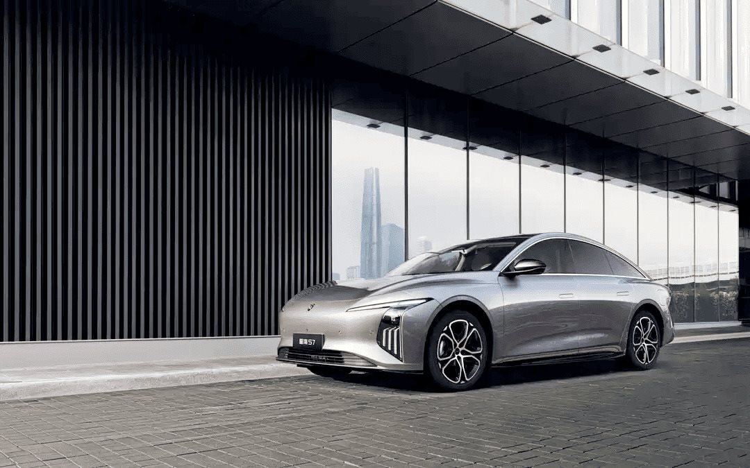 'Ông trùm' xe tải tại Việt Nam ra mắt xe điện giá hơn 400 triệu đồng: ngang cỡ Toyota Camry, đi Hà Nội-Quảng Trị chỉ trong 1 lần sạc- Ảnh 2. 'Ông trùm' xe tải tại Việt Nam ra mắt xe điện giá hơn 400 triệu đồng: ngang cỡ Toyota Camry, đi Hà Nội-Quảng Trị chỉ trong 1 lần sạc- Ảnh 2.