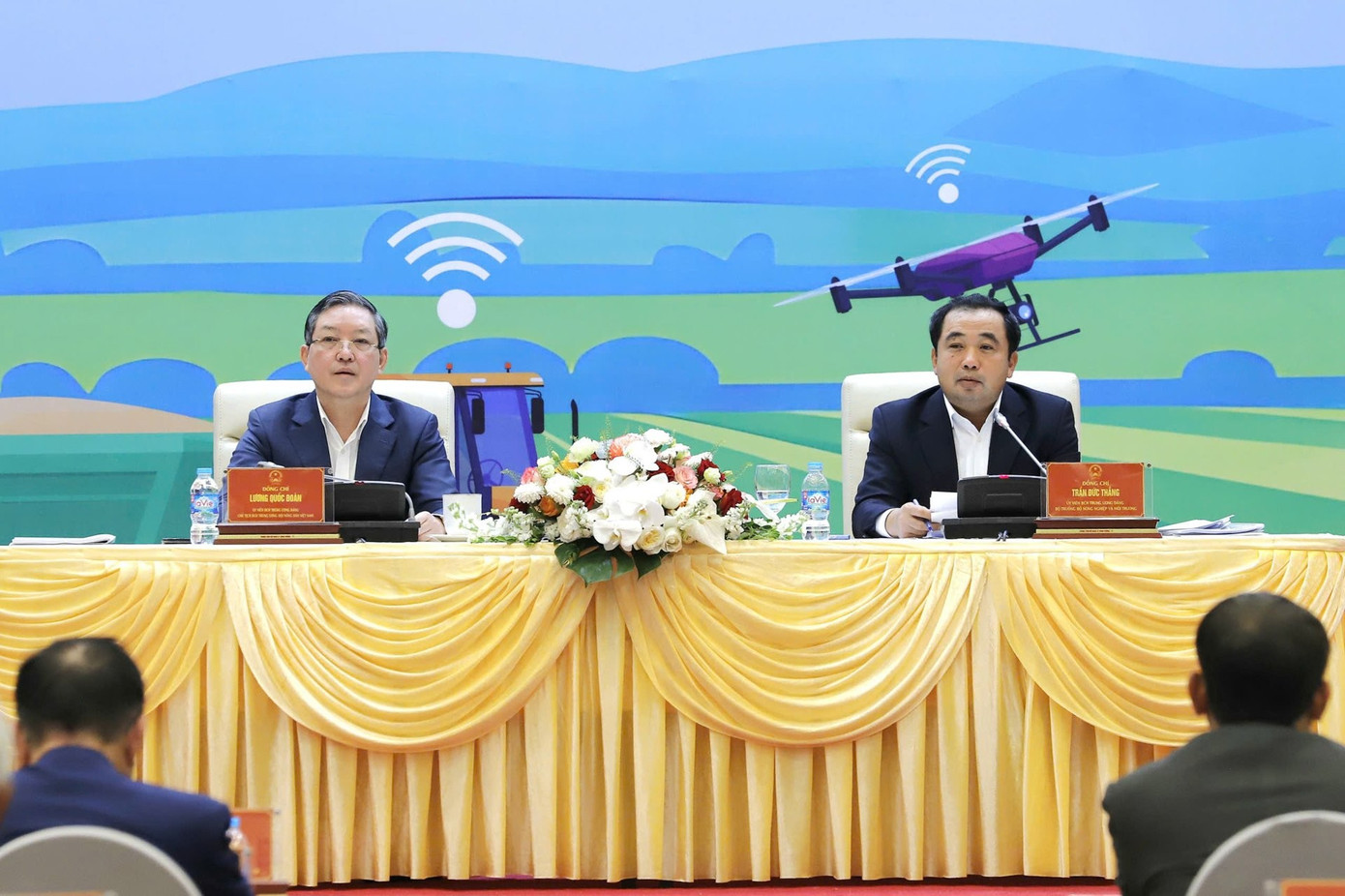 Thiên tai khiến gần 300 người thiệt mạng, tổn thất kinh tế nghiêm trọng- Ảnh 2. Thiên tai khiến gần 300 người thiệt mạng, tổn thất kinh tế nghiêm trọng- Ảnh 2.