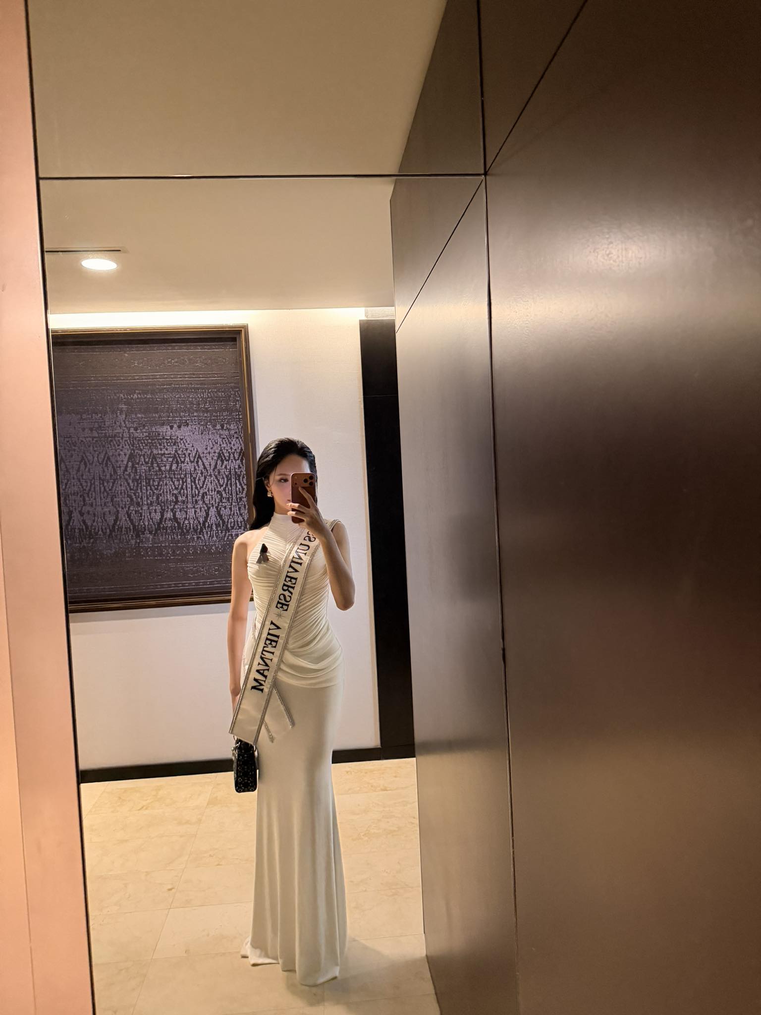 Hương Giang ngày đầu ở Miss Universe: 1 chi tiết thể hiện EQ cao, thái độ truyền thông quốc tế mới đáng bàn- Ảnh 1.