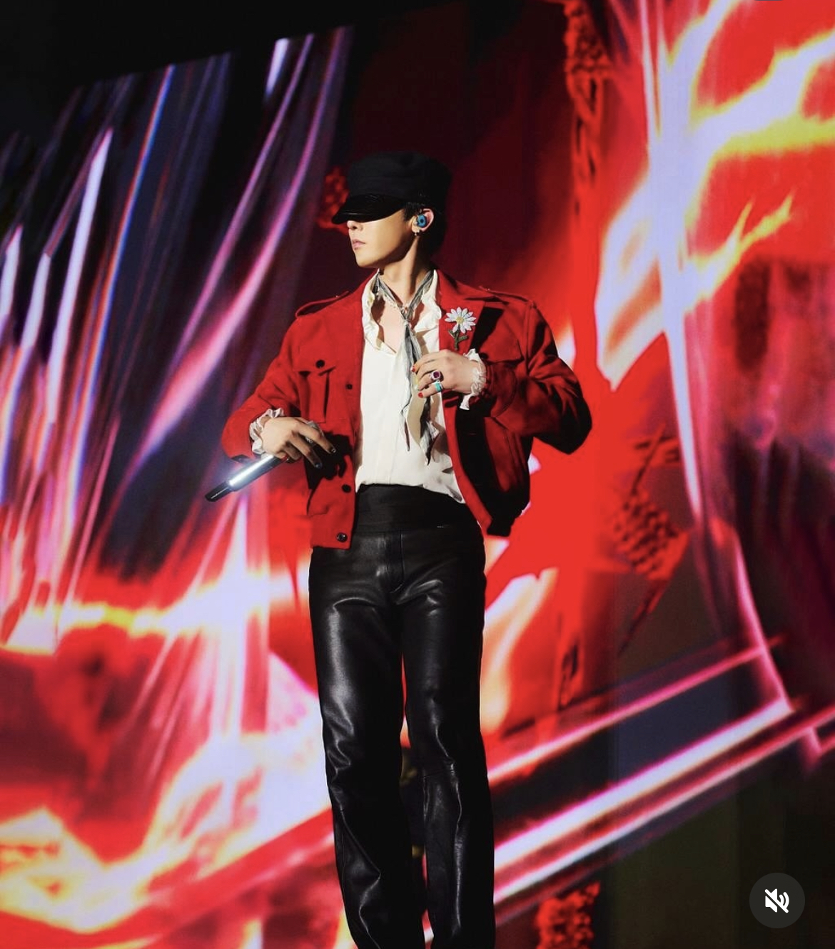 Còn 1 tuần đến concert G-Dragon ở Hà Nội: Sân khấu sắp thành hình, âm thanh ánh sáng được lắp đặt hoành tráng!- Ảnh 10.