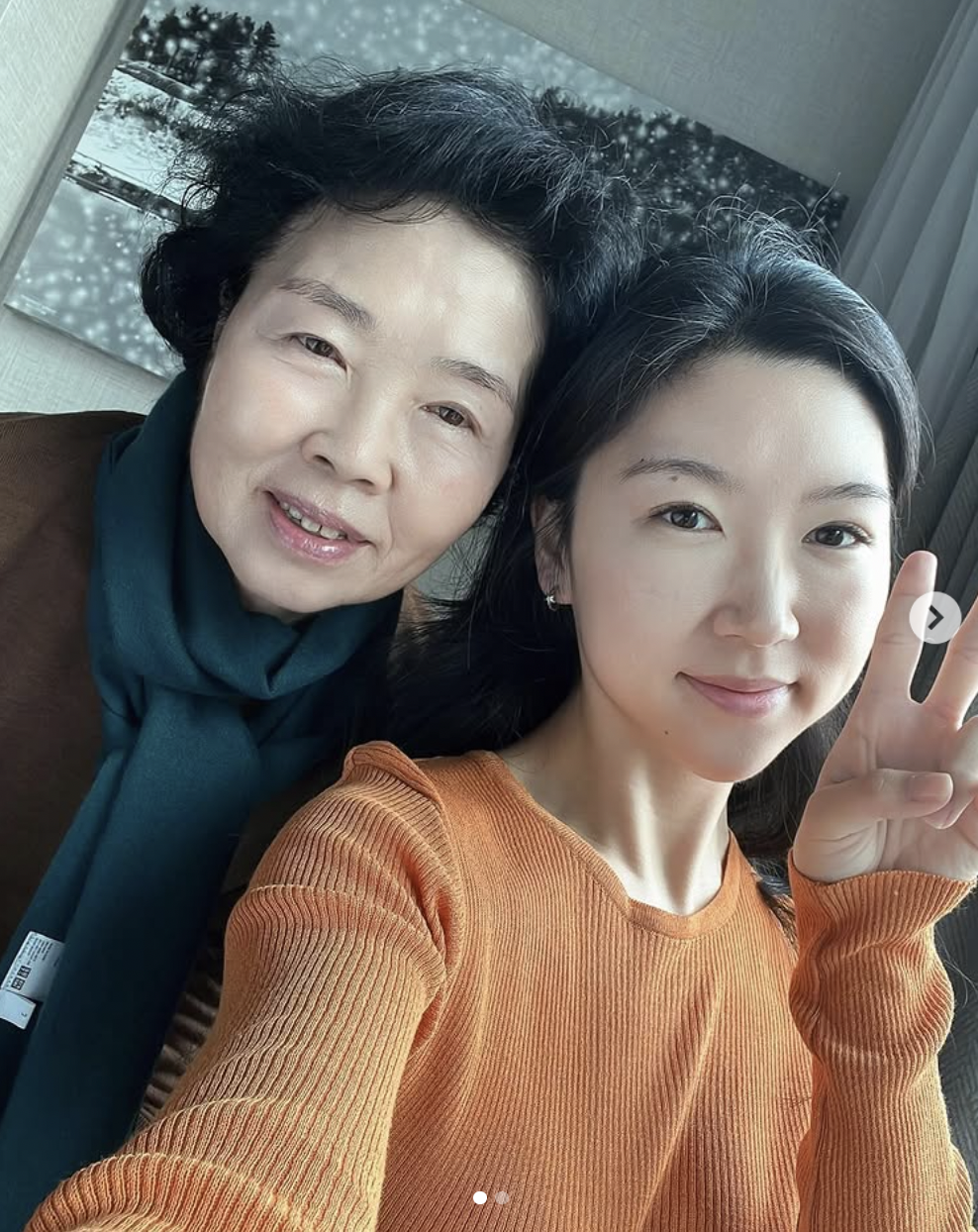 Mê mẩn làn da tuổi U70 của mẹ tôi: Bí quyết được cất trong tủ lạnh, sáng nào bà cũng mang ra dùng- Ảnh 1.