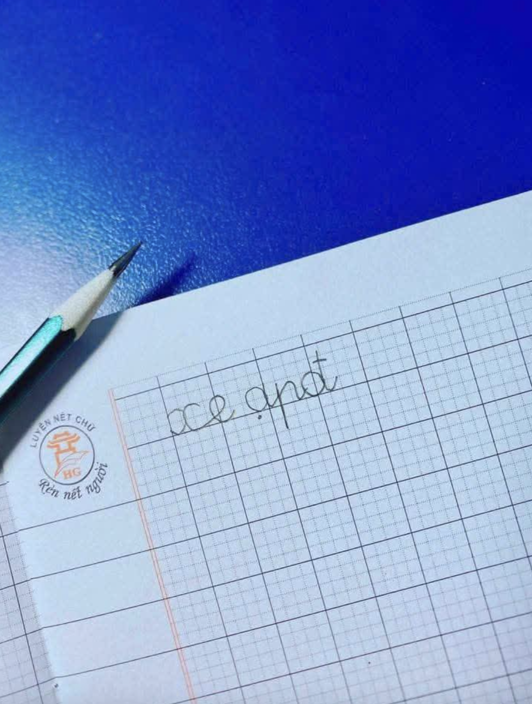 Bài tập viết của học sinh lớp 1 khiến ai cũng sang chấn: Phụ huynh cũng có giới hạn mà!- Ảnh 1. Bài tập viết của học sinh lớp 1 khiến ai cũng sang chấn: Phụ huynh cũng có giới hạn mà!- Ảnh 1.