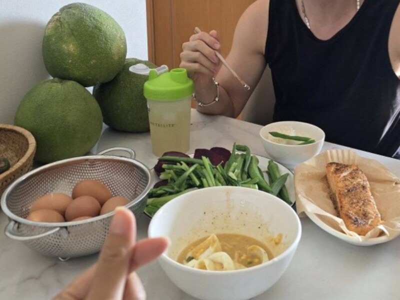 Bữa cơm đậm mùi tiền của H'Hen Niê- Ảnh 18. Bữa cơm đậm mùi tiền của H'Hen Niê- Ảnh 18.