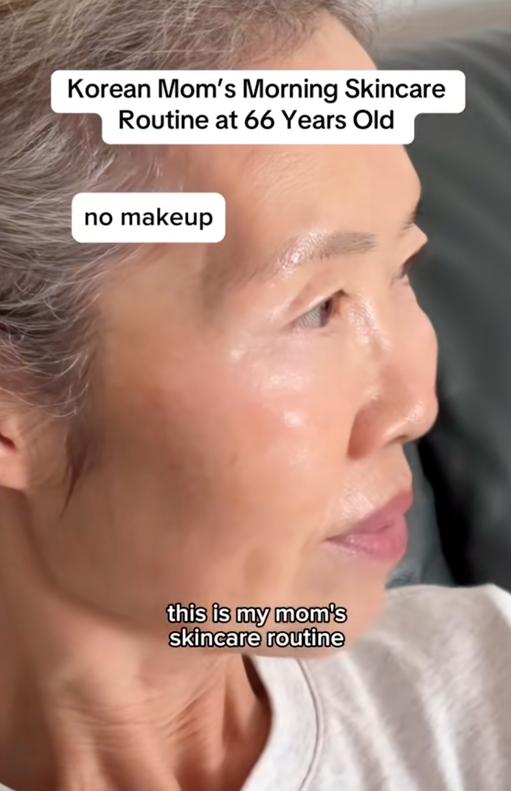 Mê mẩn làn da tuổi U70 của mẹ tôi: Bí quyết được cất trong tủ lạnh, sáng nào bà cũng mang ra dùng- Ảnh 3.