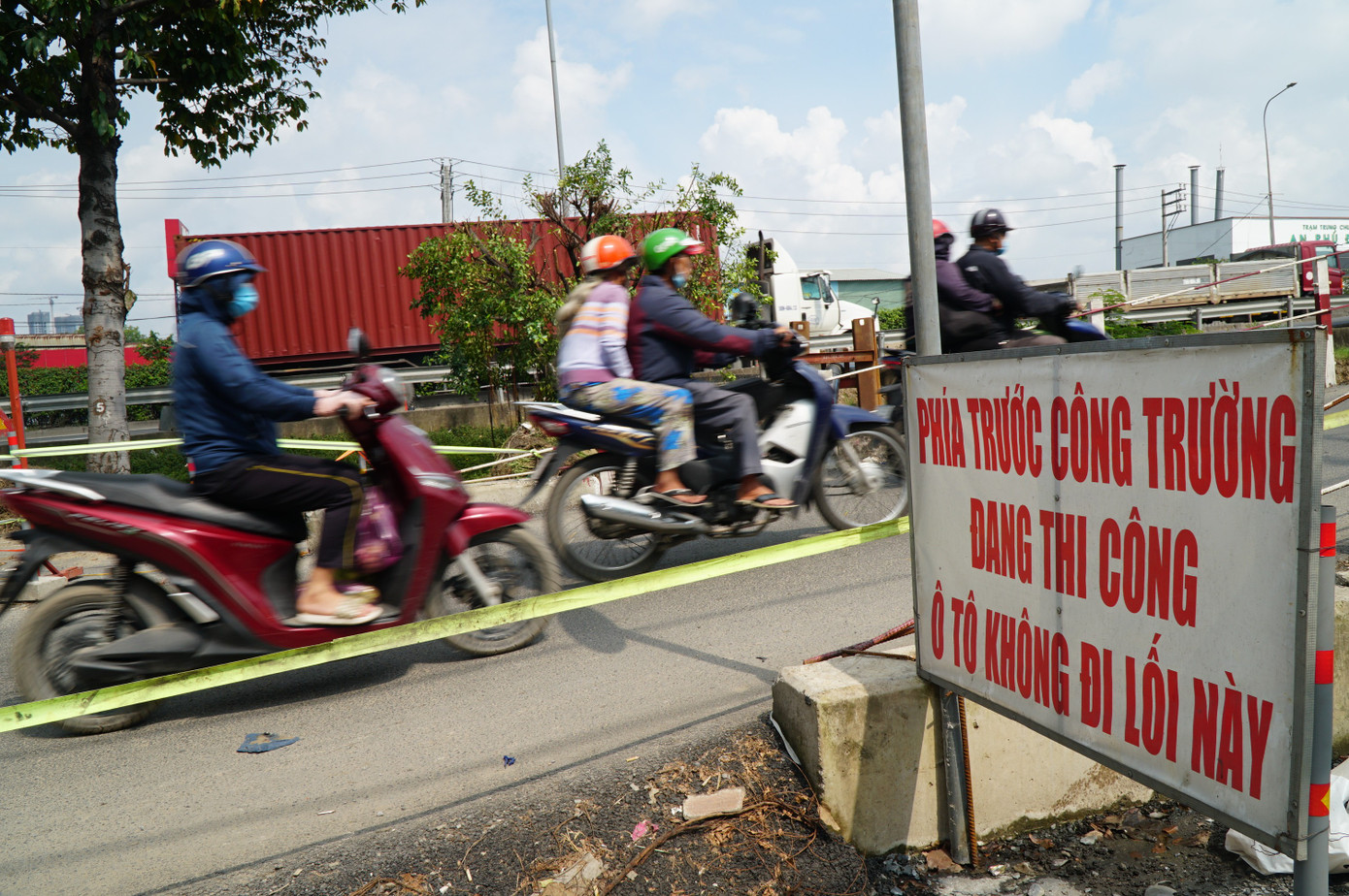 'Thần đèn' nâng cây cầu trên tuyến huyết mạch TPHCM lên 1,25 m- Ảnh 3. 'Thần đèn' nâng cây cầu trên tuyến huyết mạch TPHCM lên 1,25 m- Ảnh 3.