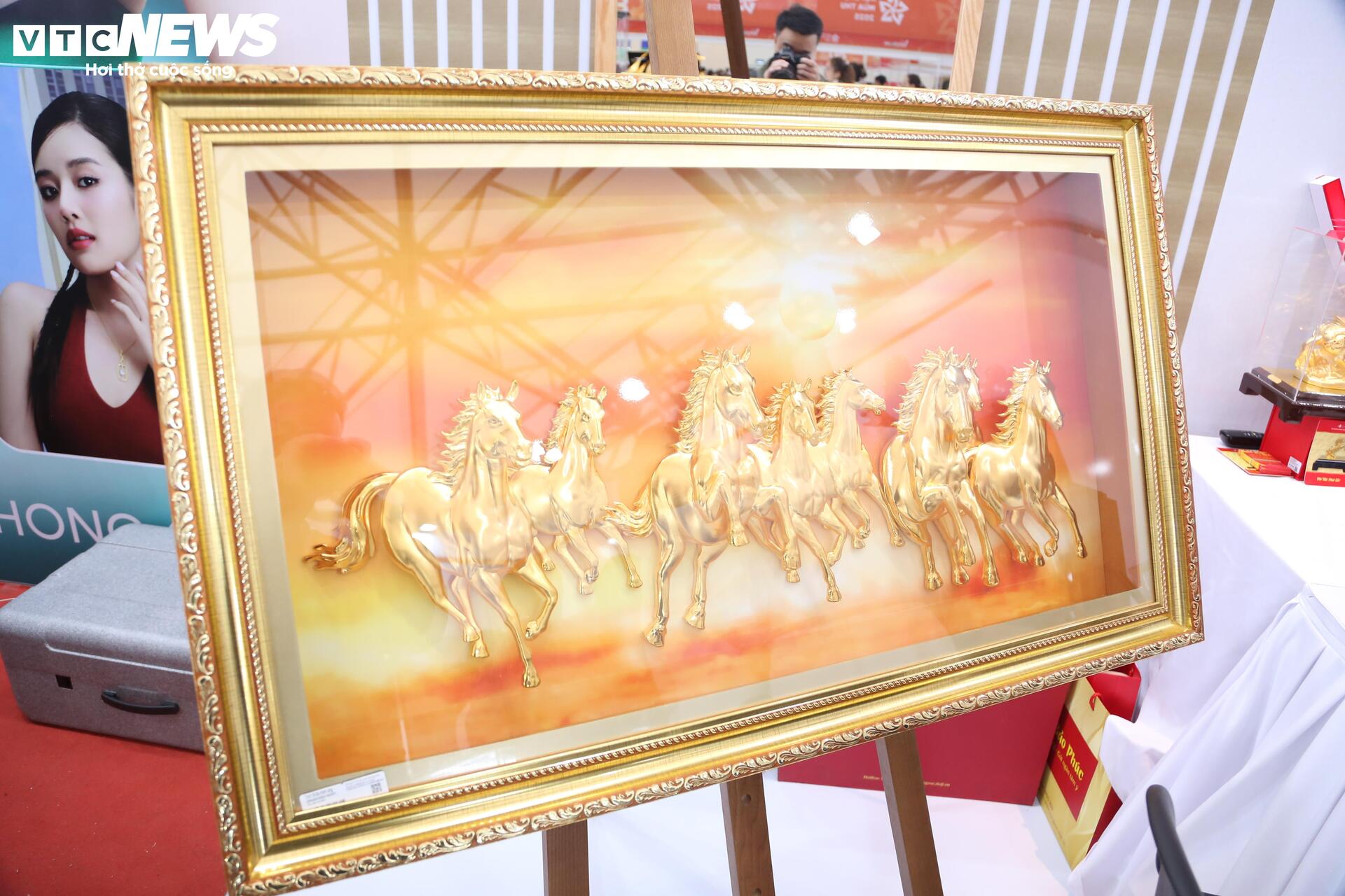 Tượng 'Phúc Long Tụ Bảo' mạ vàng giá hơn nửa tỷ đồng tại Hội chợ Mùa Thu 2025- Ảnh 10.