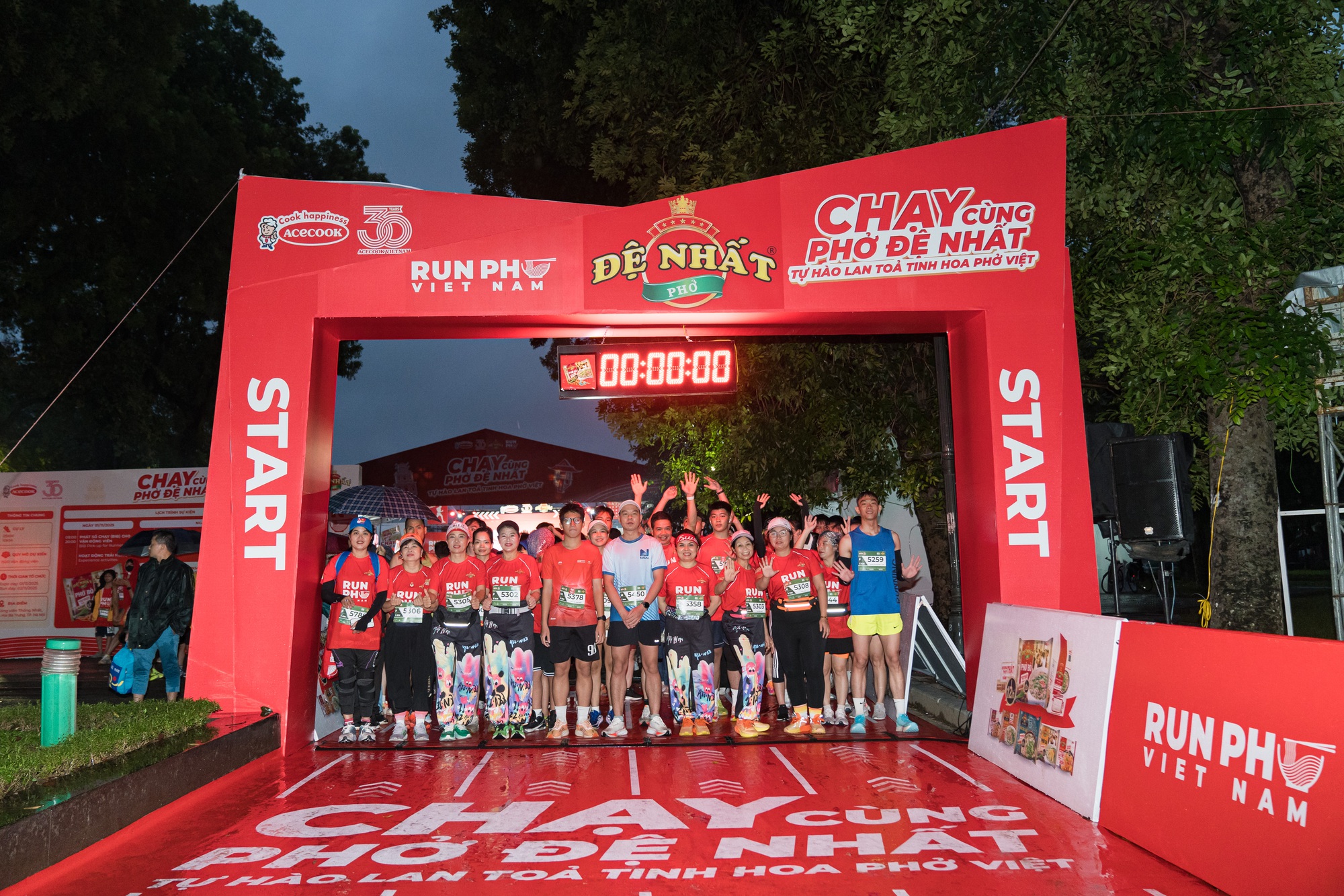 Hơn 3.000 người chạy cùng Phở Đệ Nhất, lan toả tinh hoa phở Việt- Ảnh 1. Hơn 3.000 người chạy cùng Phở Đệ Nhất, lan toả tinh hoa phở Việt- Ảnh 1.