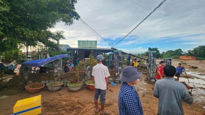 Ai là chủ hồ chứa nước bị vỡ gây lũ cuốn chết người ở Lâm Đồng khiến dư luận bức xúc?- Ảnh 2. Ai là chủ hồ chứa nước bị vỡ gây lũ cuốn chết người ở Lâm Đồng khiến dư luận bức xúc?- Ảnh 2.