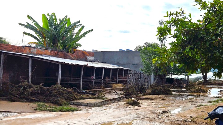 Hiện trường tan hoang sau vụ vỡ hồ chứa nước ở Lâm Đồng- Ảnh 3. Hiện trường tan hoang sau vụ vỡ hồ chứa nước ở Lâm Đồng- Ảnh 3.