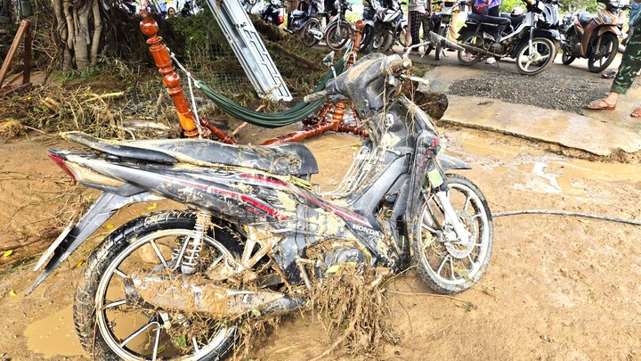 Hiện trường tan hoang sau vụ vỡ hồ chứa nước ở Lâm Đồng- Ảnh 5. Hiện trường tan hoang sau vụ vỡ hồ chứa nước ở Lâm Đồng- Ảnh 5.