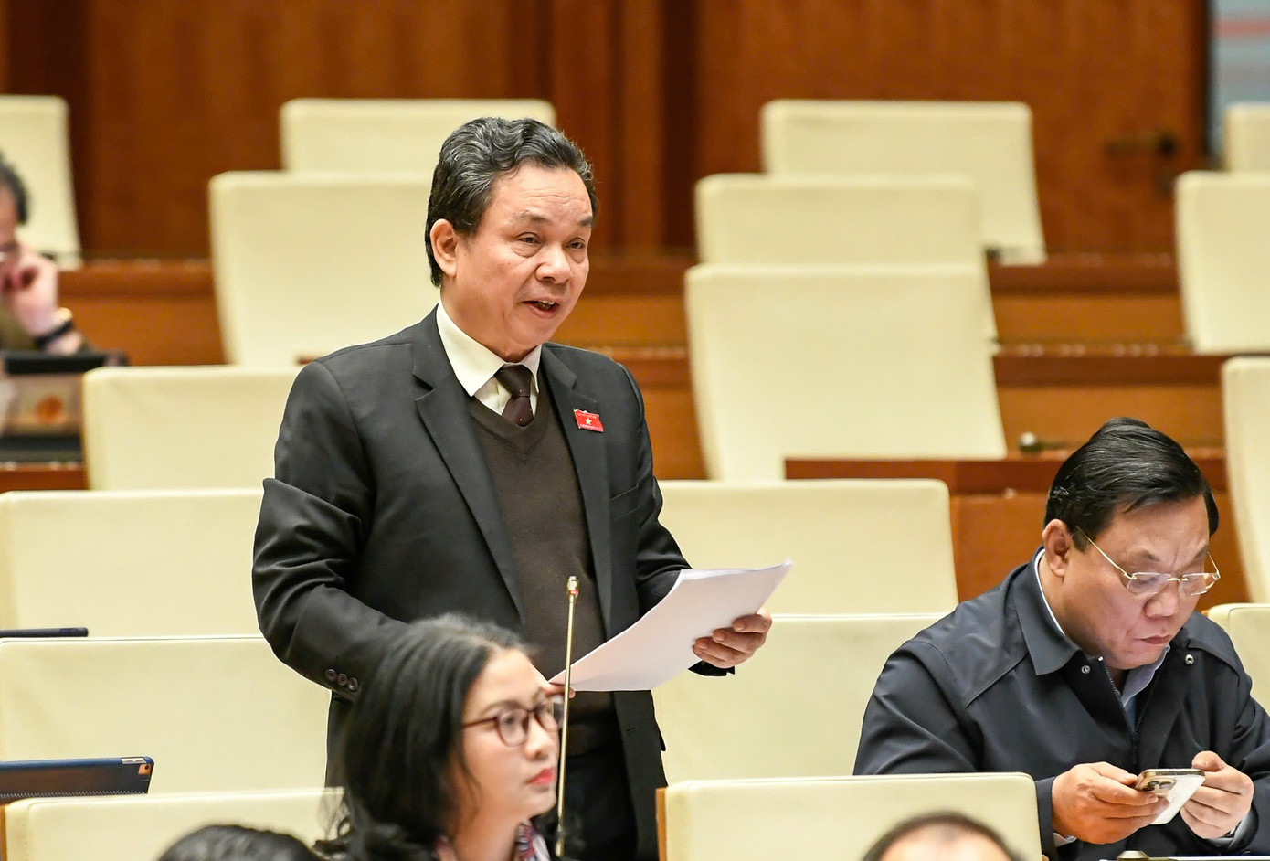 'Tăng chế độ đãi ngộ với giáo viên chỉ là phần đầu tư nhỏ nhưng hiệu quả rất cao'- Ảnh 1.