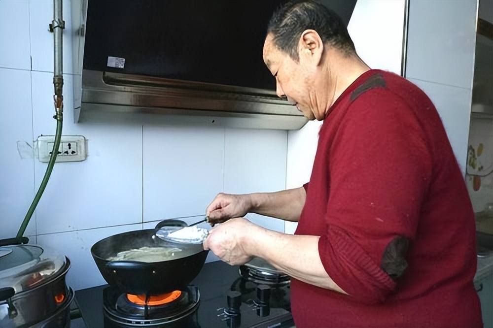 Càng giữ tiền chặt, tuổi già càng trống rỗng – bài học tôi phải trả giá ở tuổi 70- Ảnh 2. Càng giữ tiền chặt, tuổi già càng trống rỗng – bài học tôi phải trả giá ở tuổi 70- Ảnh 2.