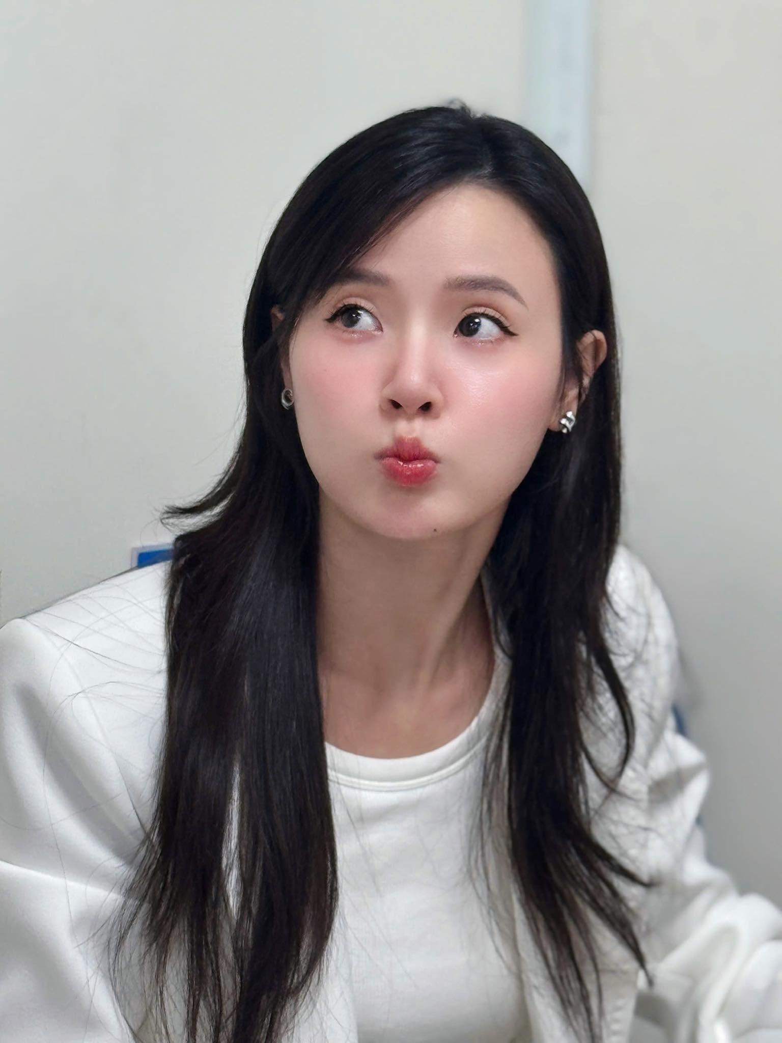 Vbiz có 1 mỹ nhân “sáng làm cô giáo, tối lên đồ đi quẩy”: U40 mà trẻ hơn học sinh mới đáng nể- Ảnh 5. Vbiz có 1 mỹ nhân “sáng làm cô giáo, tối lên đồ đi quẩy”: U40 mà trẻ hơn học sinh mới đáng nể- Ảnh 5.