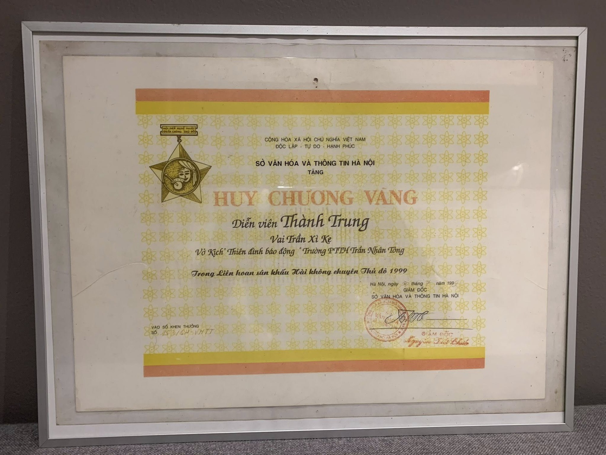 Nam sinh đen - gầy - nghịch từng làm "đại ca" trường cấp 3, 24 năm sau trở lại trường xưa khiến tất cả trầm trồ- Ảnh 4. Nam sinh đen - gầy - nghịch từng làm "đại ca" trường cấp 3, 24 năm sau trở lại trường xưa khiến tất cả trầm trồ- Ảnh 4.