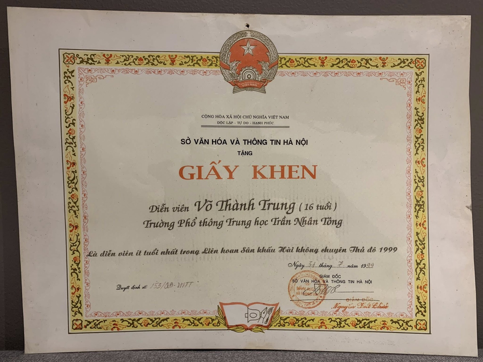 Nam sinh đen - gầy - nghịch từng làm "đại ca" trường cấp 3, 24 năm sau trở lại trường xưa khiến tất cả trầm trồ- Ảnh 5. Nam sinh đen - gầy - nghịch từng làm "đại ca" trường cấp 3, 24 năm sau trở lại trường xưa khiến tất cả trầm trồ- Ảnh 5.