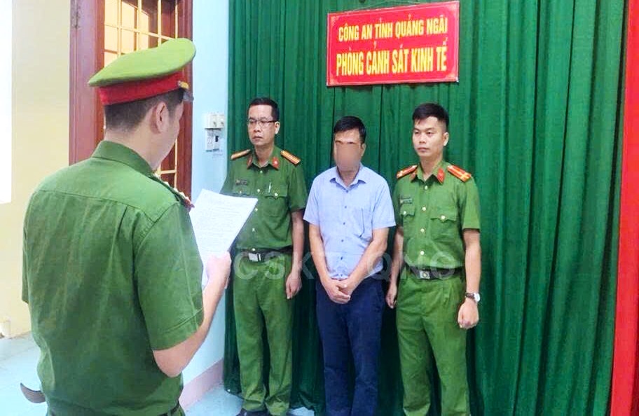 Khởi tố 2 lãnh đạo công ty liên quan vụ chôn lấp 117 tấn chất thải nguy hại- Ảnh 2.