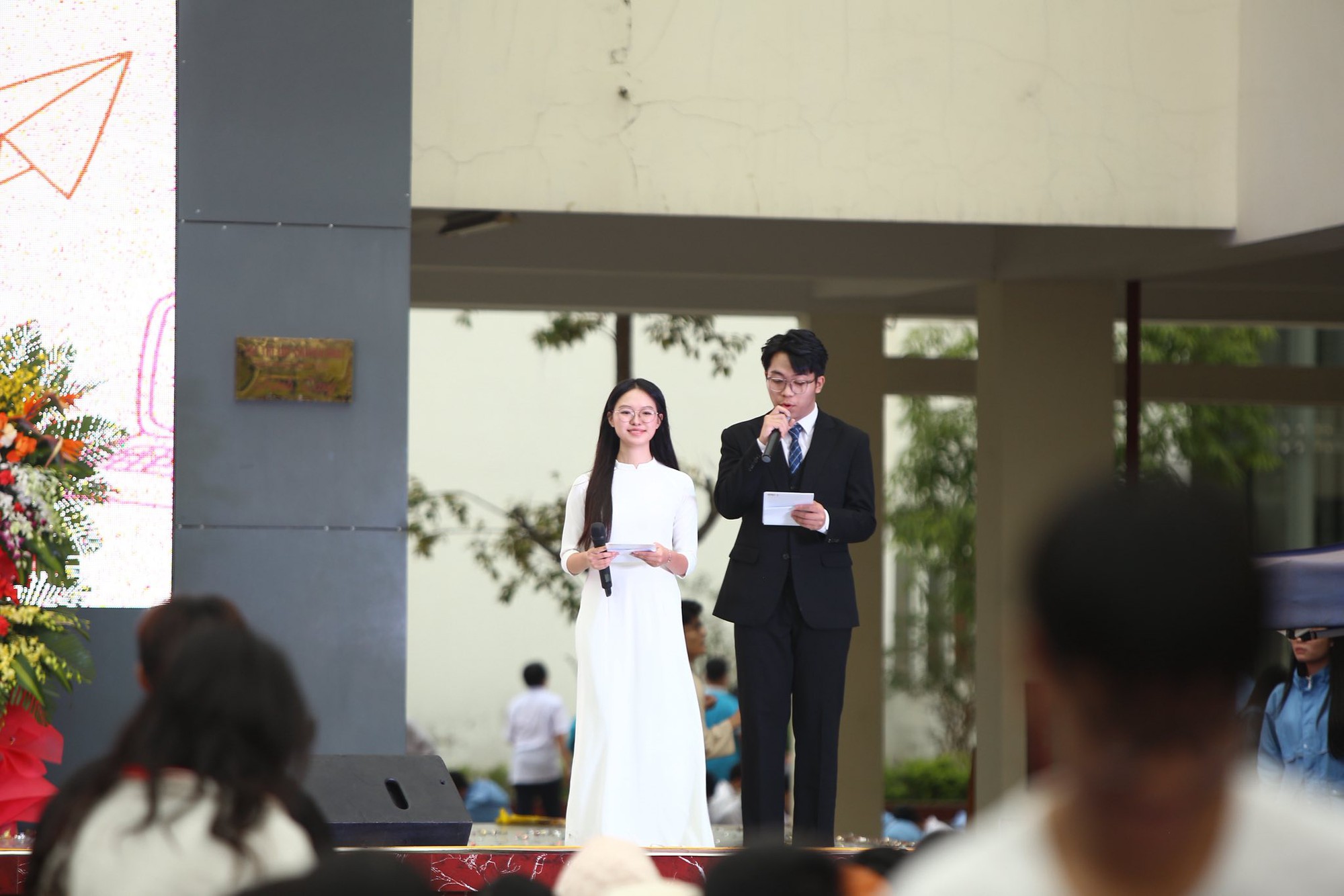 Cả nước chào mừng ngày Nhà giáo Việt Nam 20/11: Đơn giản, nhanh gọn nhưng không khí khó quên thôi rồi!- Ảnh 19.